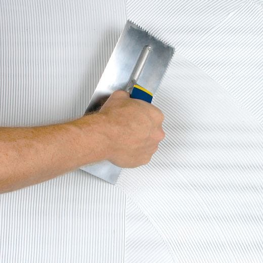 Truelle de revêtement sol Pro encoche V 11 x 3/16 x 5/32 po