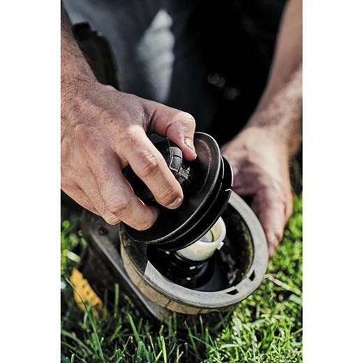 Dewalt 20V Max* 13 In. Cordless String Trimmer Kit 4.0Ah