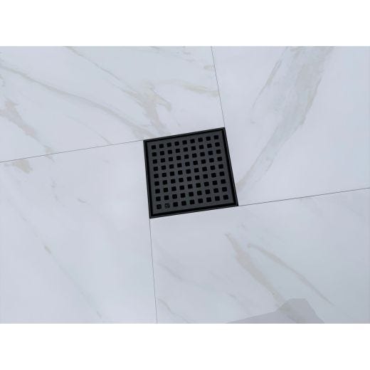Drain de douche 4 po x 4 po, grille carrée noir mat