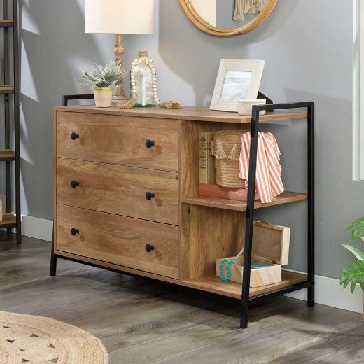 North Avenue Chest Sindoori Mango