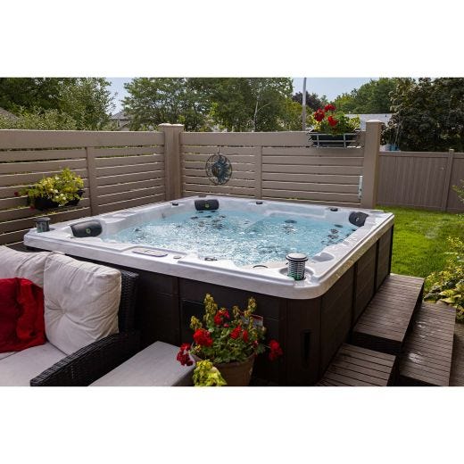 Niagara Falls 7-Person 60-Jet Hot Tub
