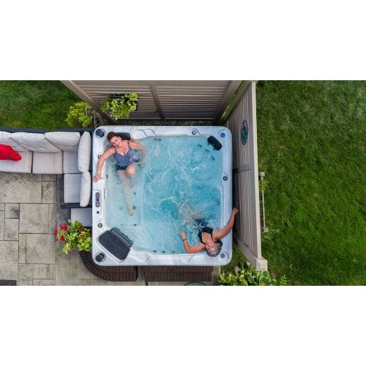 Niagara Falls 7-Person 60-Jet Hot Tub
