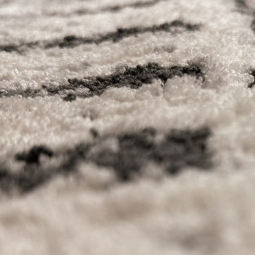 4’4"x7’0” Bron Area Rug