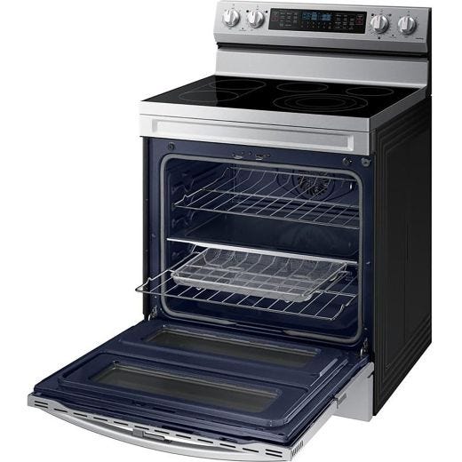 30" Freestanding Electric Range with Flex Duo™