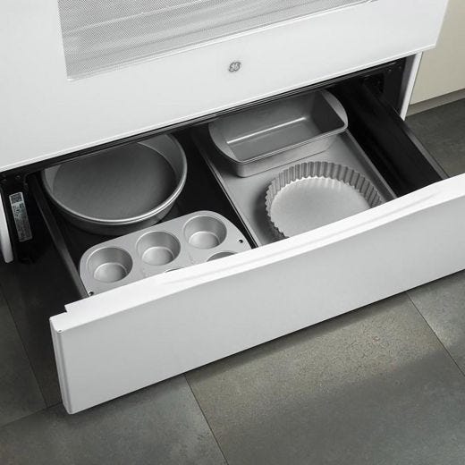 30In Free-Standing Electric Range in White