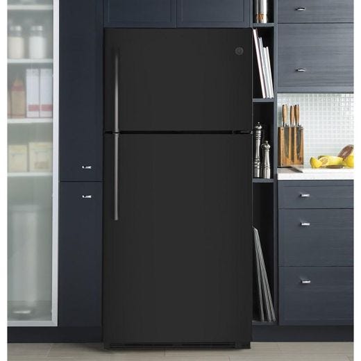 30" 18 cu.ft. Top-Freezer Refrigerator - Black