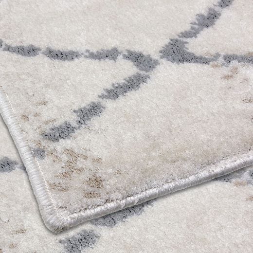 4’4” x 7’0” Lily Area Rug