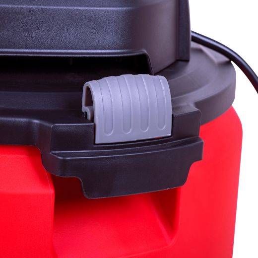 Craftsman 8 Gallon Poly Wet Dry Vacuum