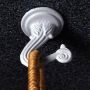 Crochet décoratif blanc