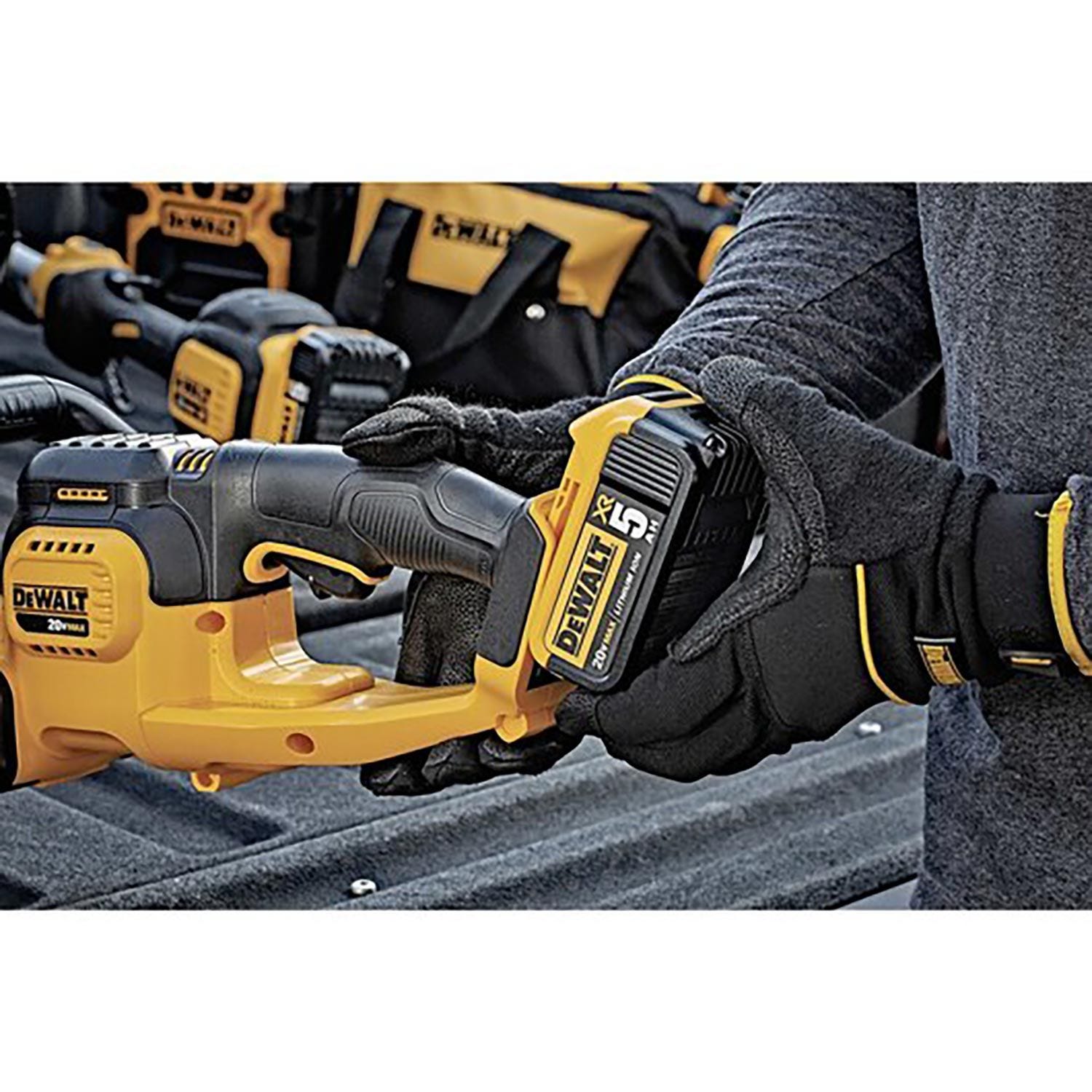 Dewalt 20V Cordless 22 Hedge Trimmer Tool Only DEWALT
